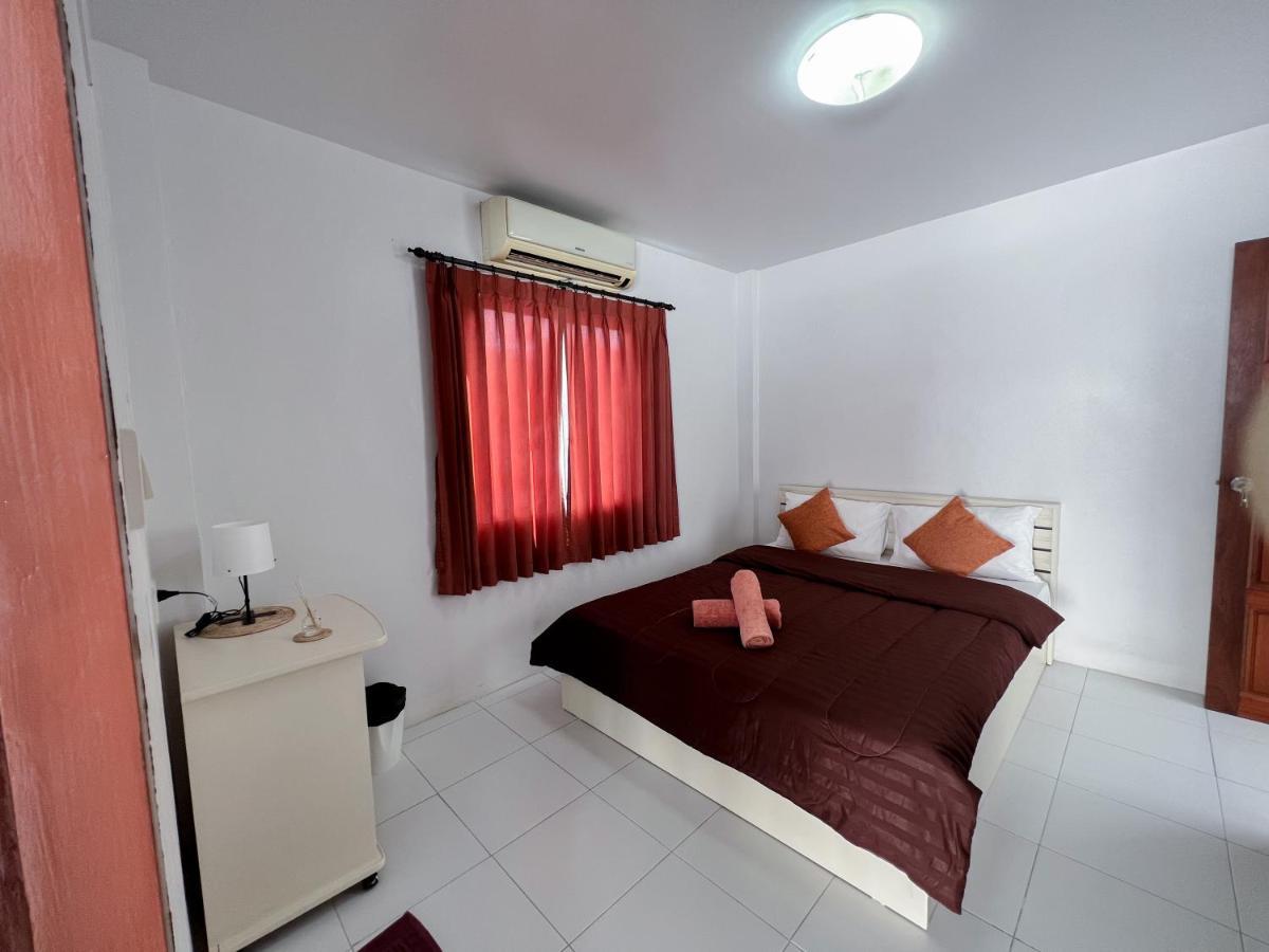 The 4 Blocks At Kata Noi Hotell Exteriör bild
