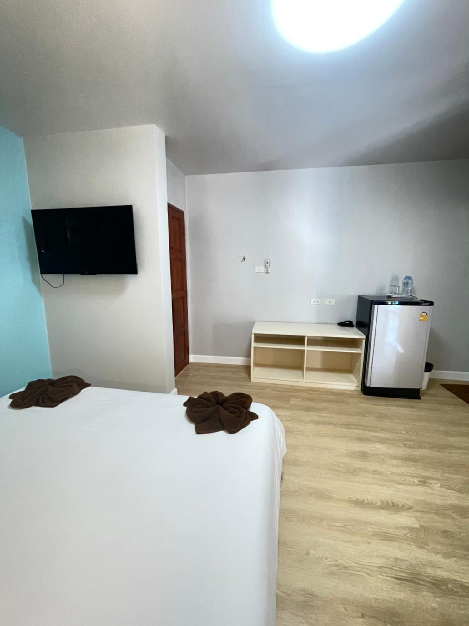 The 4 Blocks At Kata Noi Hotell Exteriör bild